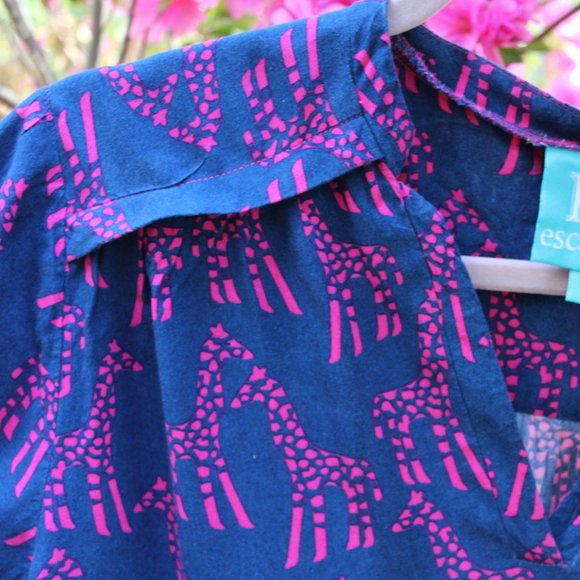 escapada tunic top / medium /Pull Over/ V neck - Picture 7 of 10